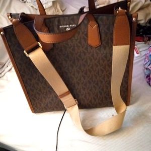 Michael kors shoulder bag